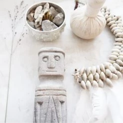 Bazar Bizar Statuettes Et Figurines Statue En Grès -Vases Soldes statue en gres 61