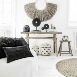 Bazar Bizar Statuettes Et Figurines Statue En Pierre Noire Sur Une Grande Base En Métal -Vases Soldes statue en pierre noire sur une grande base en metal 3