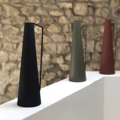 Passage Vernet Vases Vase Conique à Anse En Métal Noir -Vases Soldes vase conique a anse en metal noir 2