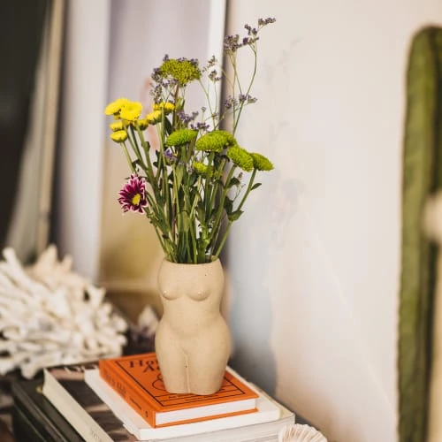 DOIY Vases Vase En Céramique Body Small H18,5cm 4 DOIY Vases Vase En Céramique Body Small H18,5cm – Image 2