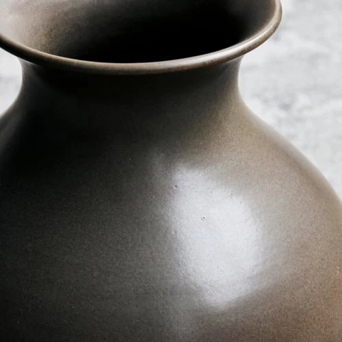 House Doctor Vases Vase En Céramique Marron H23 5 House Doctor Vases Vase En Céramique Marron H23 – Image 3